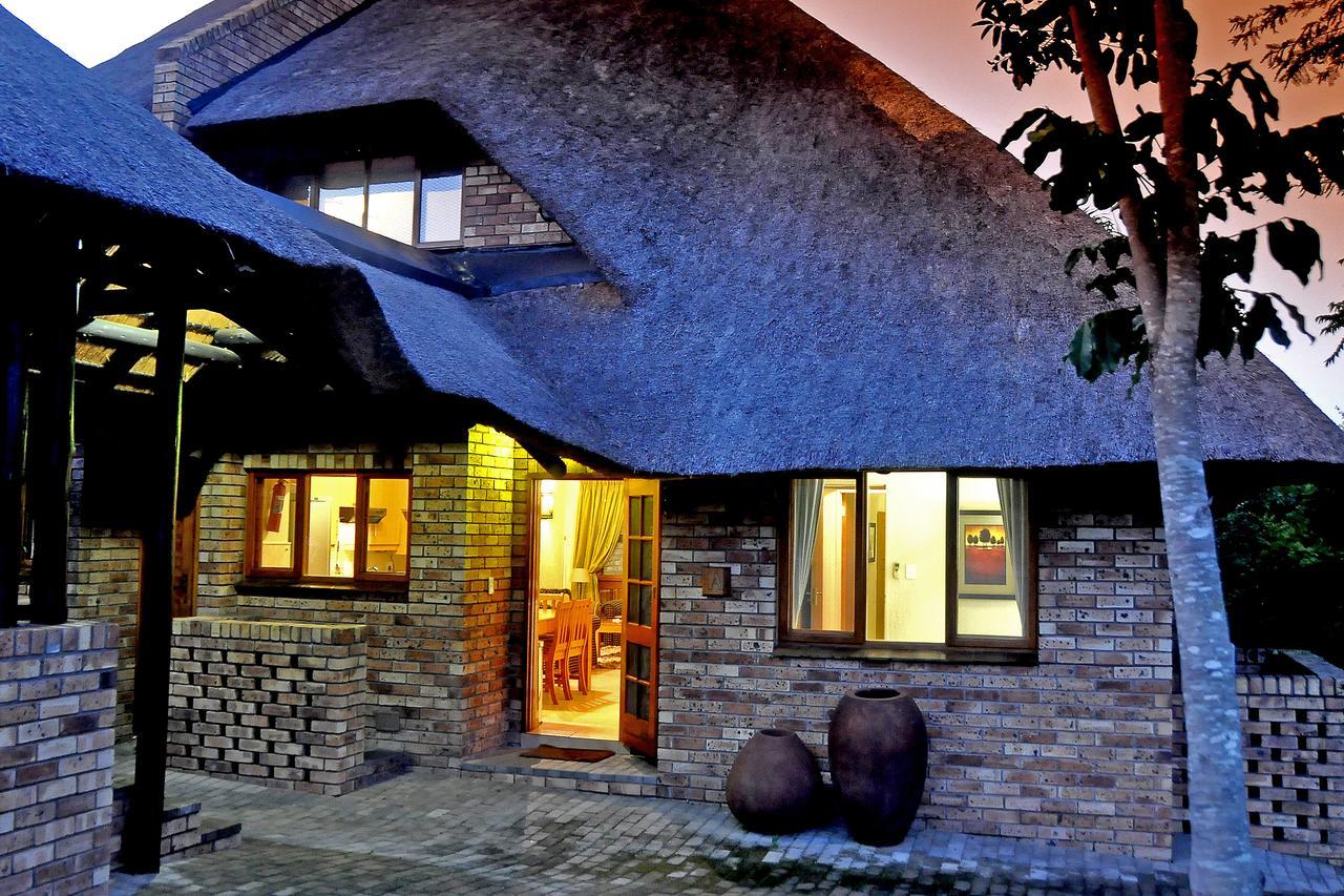 Legend Safaris 257A - In Kruger Park Lodge Hazyview Extérieur photo